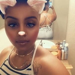 Meet your Posher, Dara